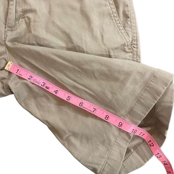 North Face size 4 women’s khaki Bermuda shorts - Picture 6 of 7